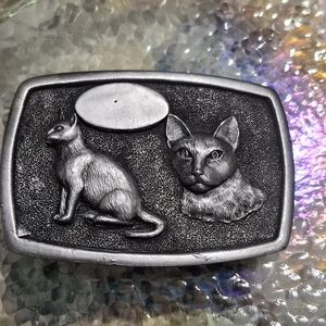 Decorative Cat Relief Belt Buckle in Silver Tone